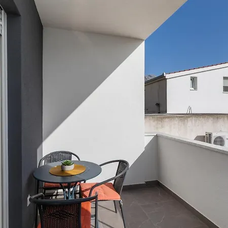 With A Parking Space - 2745 Omis
