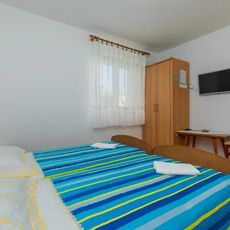 Apartament With Parking Space - 2745 Omiš
