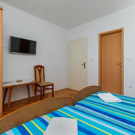 Apartament With Parking Space - 2745 Omiš